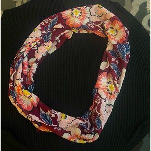 Women’s infinity scarf